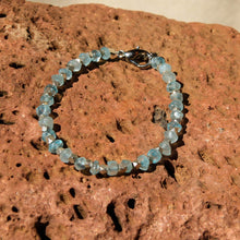 Load image into Gallery viewer, Jade and Silver Bead Bracelet (LC 14)