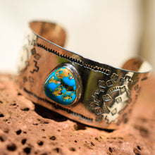 Load image into Gallery viewer, Sterling Silver Bracelet w/ Kingman Turquoise Cabochon (SSB 1003)