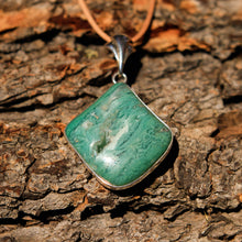 Load image into Gallery viewer, Chrysoprase Cabochon and Sterling Silver Pendant (SSP 1032)