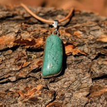 Load image into Gallery viewer, Chrysoprase Cabochon and Sterling Silver Pendant (SSP 1035)