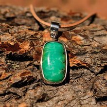 Load image into Gallery viewer, Chrysoprase Cabochon and Sterling Silver Pendant (SSP 1038)