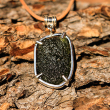 Load image into Gallery viewer, Moldavite and Sterling Silver Pendant (SSP 1047)