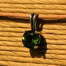 Load image into Gallery viewer, Moldavite and Sterling Silver Pendant (SSP 1170)