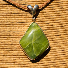 Load image into Gallery viewer, Green Serpentine (Healerite) Cabochon and Sterling Silver Pendant (SSP 1172)