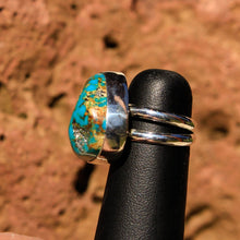 Load image into Gallery viewer, Turquoise (Kingman) Cabochon and Sterling Silver Ring (SSR 1012)