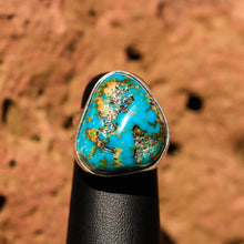 Load image into Gallery viewer, Turquoise (Kingman) Cabochon and Sterling Silver Ring (SSR 1012)