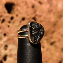 Load image into Gallery viewer, Moldavite Cabochon and Sterling Silver Ring (SSR 1022)