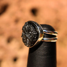 Load image into Gallery viewer, Moldavite Cabochon and Sterling Silver Ring (SSR 1022)