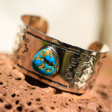 Load image into Gallery viewer, Sterling Silver Bracelet w/ Kingman Turquoise Cabochon (SSB 1003)
