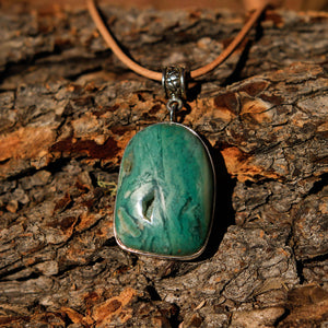 Chrysoprase Cabochon and Sterling Silver Pendant (SSP 1034)