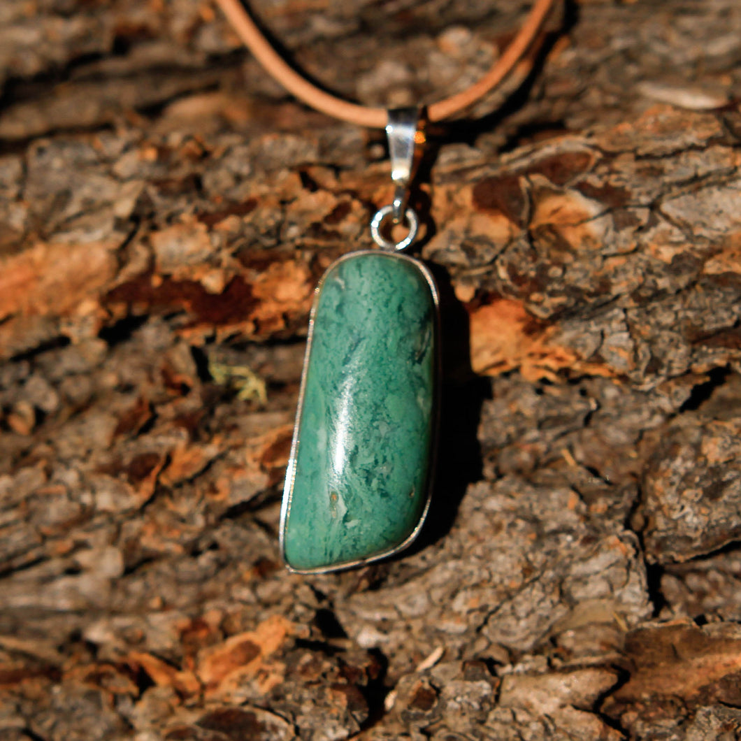 Chrysoprase Cabochon and Sterling Silver Pendant (SSP 1035)