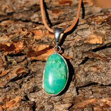 Load image into Gallery viewer, Chrysoprase Cabochon and Sterling Silver Pendant (SSP 1039)
