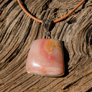 Pink Peruvian Opal Cabochon and Sterling Silver Pendant (SSP 1065)