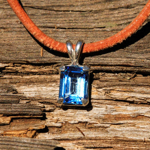 Blue Topaz and Sterling Silver Pendant (SSP 1156)