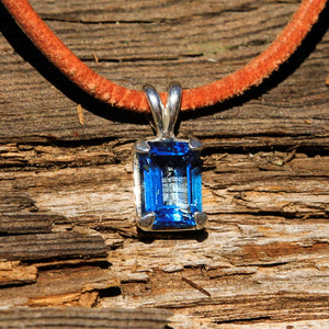 Blue Topaz and Sterling Silver Pendant (SSP 1156)
