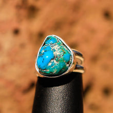 Load image into Gallery viewer, Turquoise Cabochon and Sterling Silver Ring (SSR 1008)
