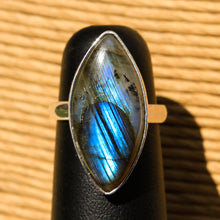 Load image into Gallery viewer, Labradorite Cabochon and Sterling Silver Ring (SSR 1034)
