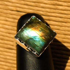 Labradorite Cabochon and Sterling Silver Ring (SSR 1035)